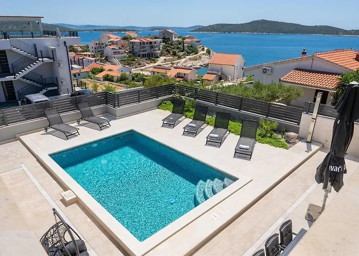 Luxury Heated Pool, 6 Persons, Jacuzzi, Sea View Villa *