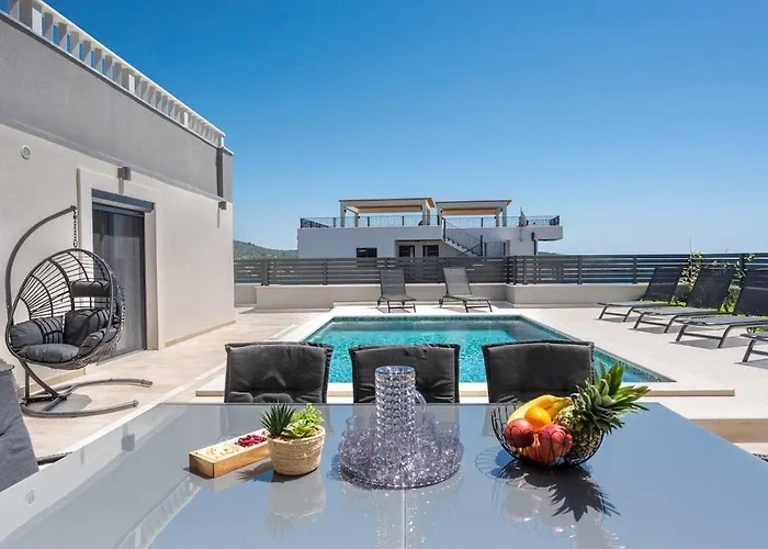 Luxury Heated Pool, 6 Persons, Jacuzzi, Sea View Villa *